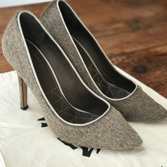 Isabel amaranth Furry Shoes w Original Box - Picture 2 of 5